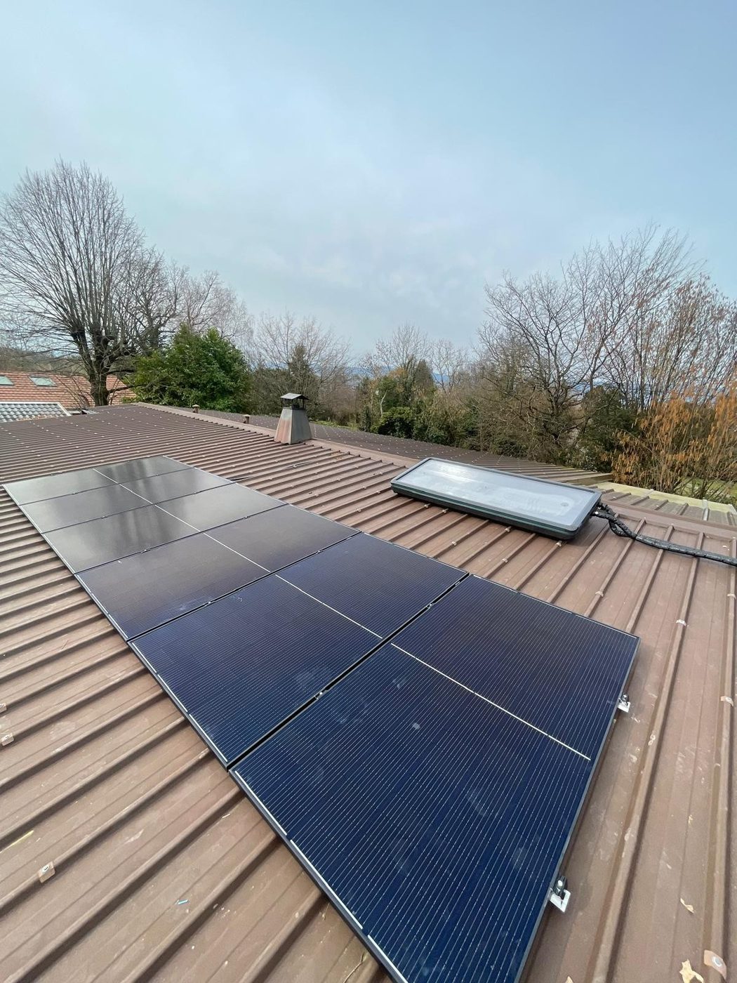 Panneaux photovoltaïques posés sur une toiture